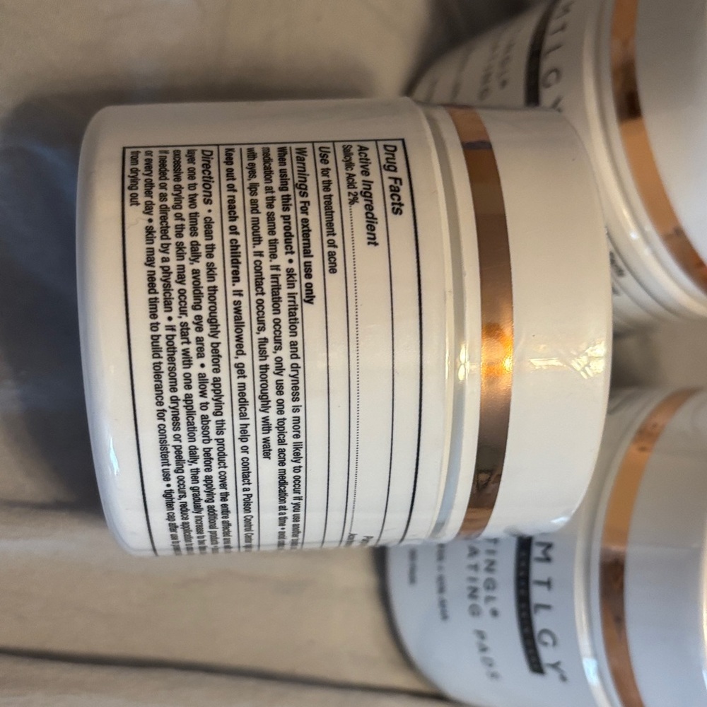 DRMTLGY TINGL Exfoliating Pads — White - Picture 2 of 3